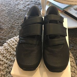 New Balance cycling shoes. Excellent condition